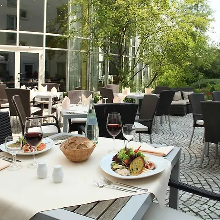 Wyndham Atrium Hotel