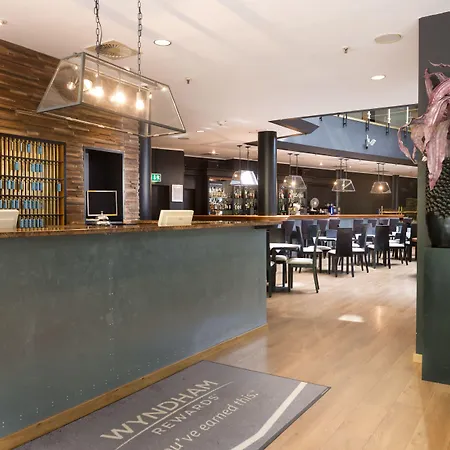 Wyndham Atrium 4*