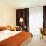 Wyndham Atrium 4*